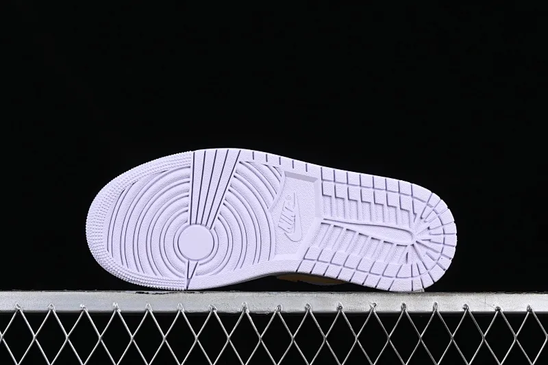 All categories Air Jordan Jordan series basketball shoes Air Jordan 1 Low G version pure original Air Jordan 1 Low "Barely Grape" AJ1 Joe 1 light purple low-top cultural casual sneakers DC0774-501